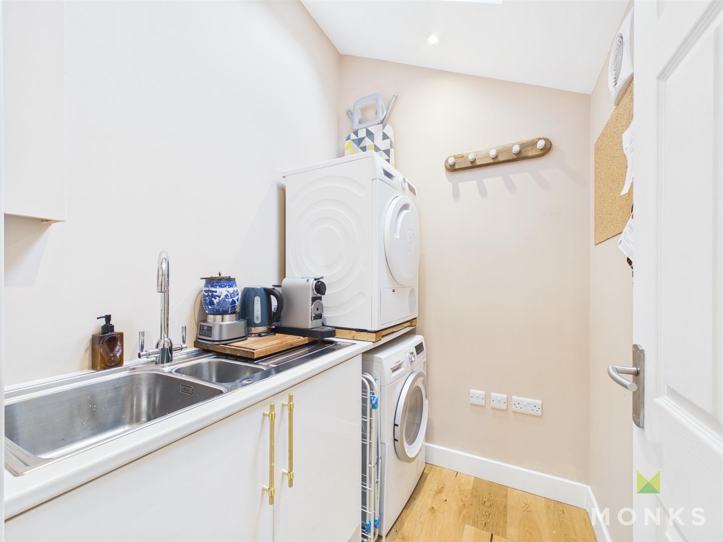 3 Aysgarth Road, Shrewsbury, SY3 8TW For Sale